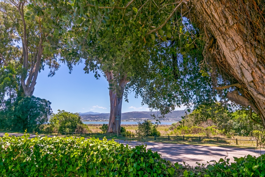 4 Bedroom Property for Sale in Leisure Isle Western Cape